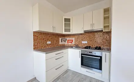 Pronájem bytu 1+1 37 m²