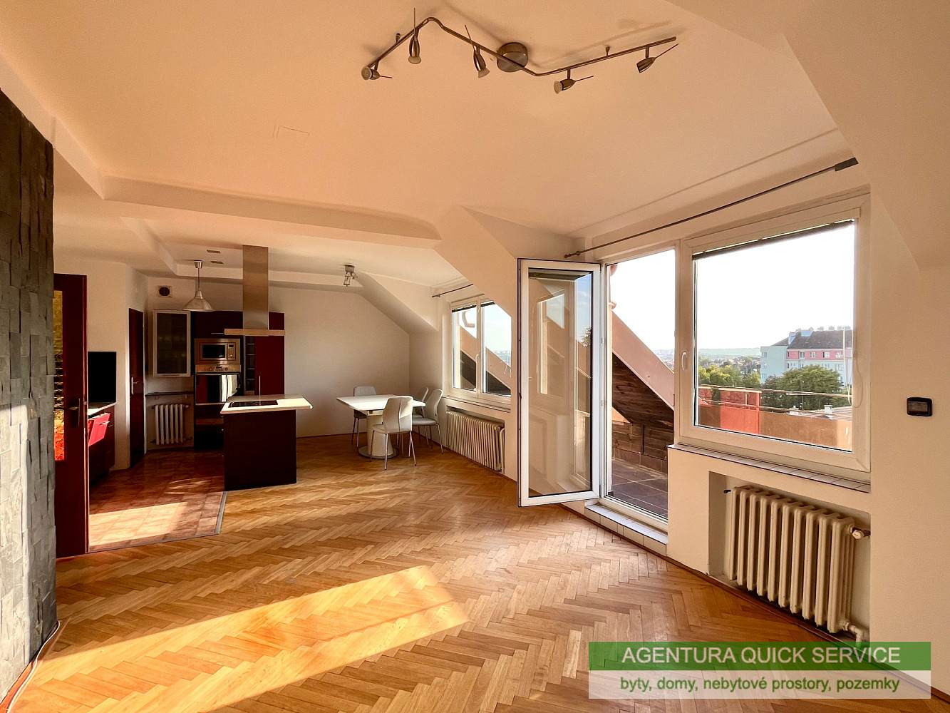Pronájem bytu 5+kk 150 m² – fotografie 2