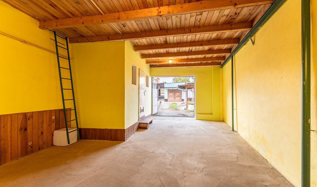 Prodej domu 200 m² s pozemkem 1 330 m², Kubšice – náhled fotky 23