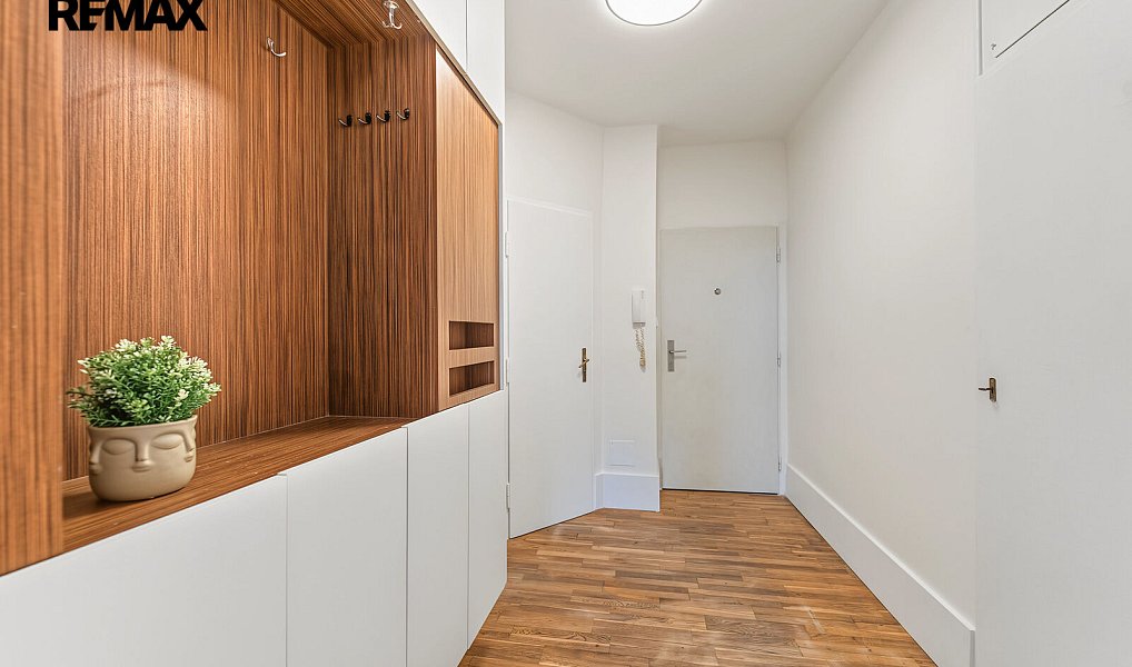 Prodej bytu 3+1 91 m², Praha – náhled fotky 37