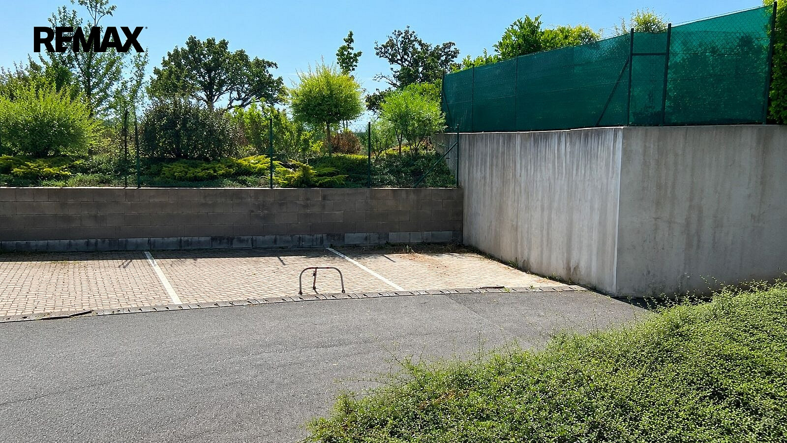 Pronájem parkovacího stání 17 m2, Jinočany, Praha - západ – fotografie 2