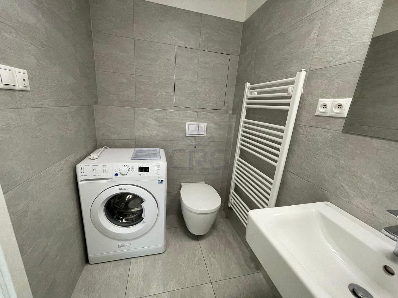 Pronájem bytu 2+kk 44 m² – fotografie 3