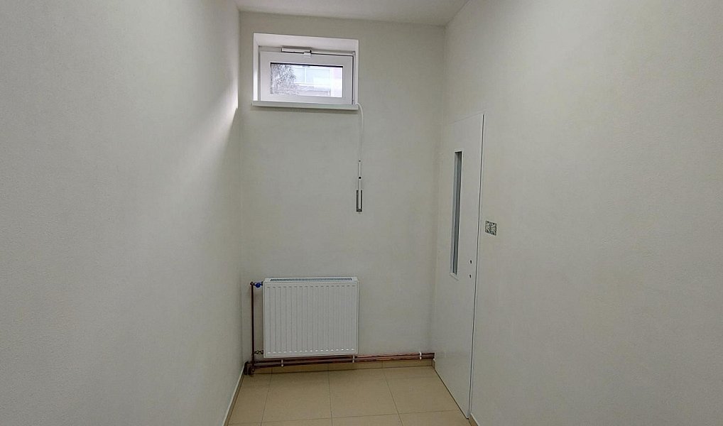Pronájem obchodních prostor 147 m², Vsetín – náhled fotky 18