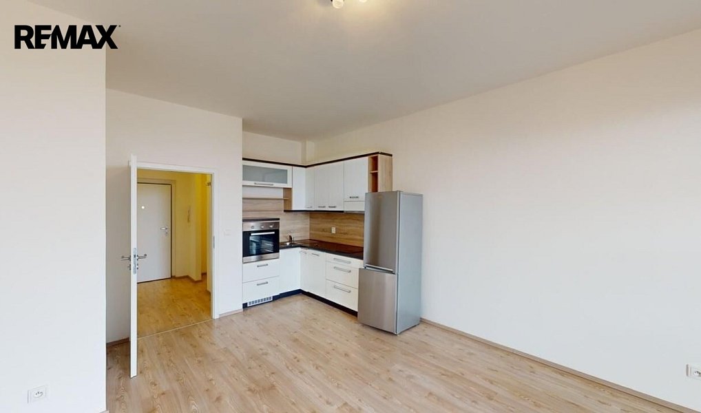 Pronájem bytu 1+kk 38 m², Holubice – náhled fotky 8