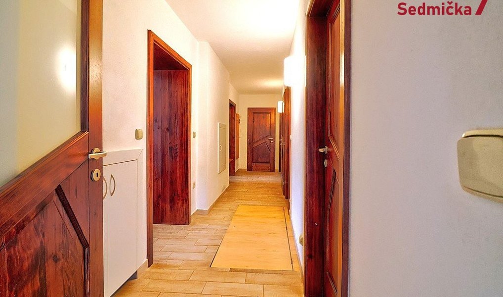 Prodej domu 318 m² s pozemkem 1 300 m², Věcov – náhled fotky 8