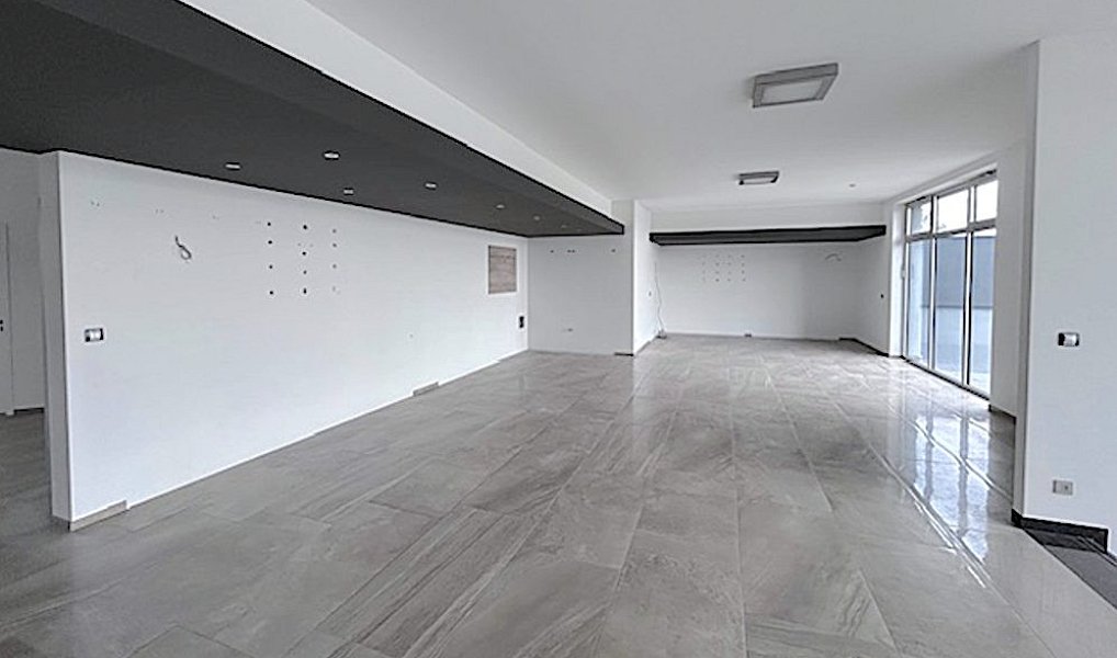 Pronájem kanceláře 360 m², Cheb – náhled fotky 2