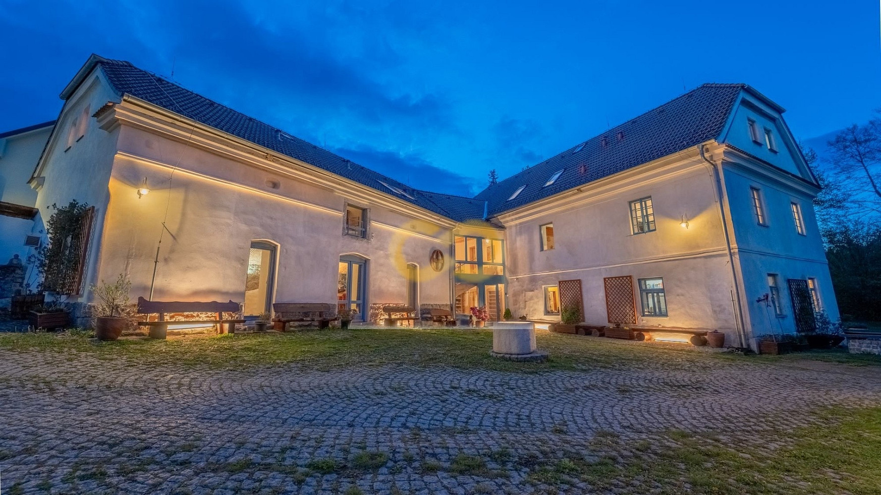 Prodej ubytovacího objektu 590 m²