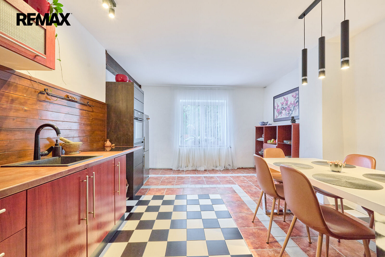 Prodej domu 168 m² s pozemkem 760 m² – fotografie 2
