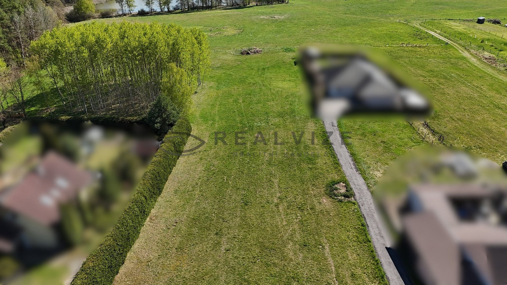 Prodej stavebního pozemku 1 335 m² – fotografie 3