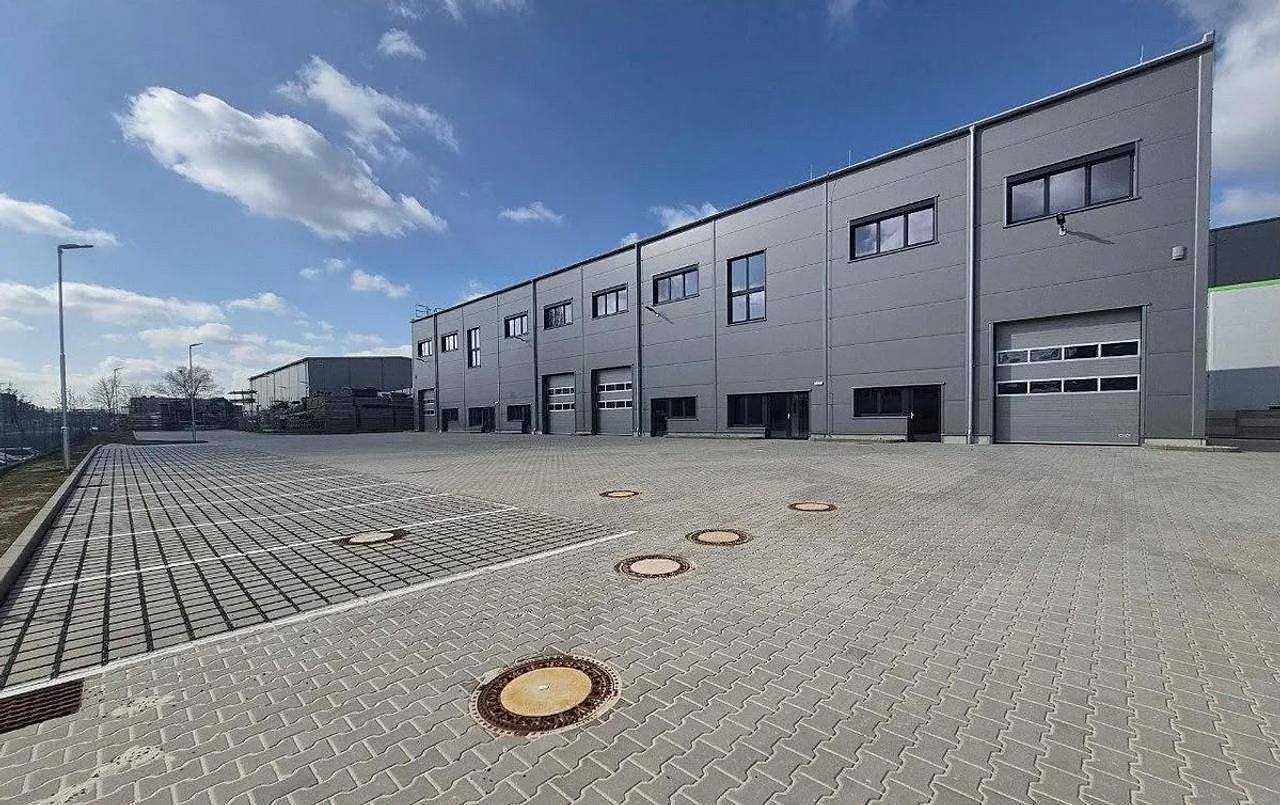 Pronájem komerčního objektu (jiného typu) 550 m²