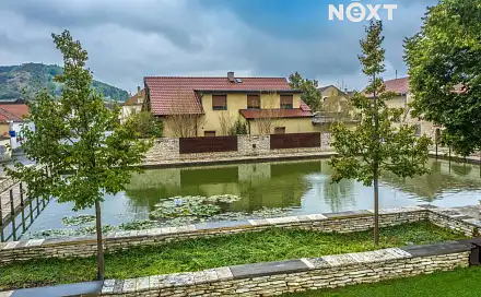 Prodej domu 416 m² s pozemkem 419 m², náměstí Kněžny Ludmily, Tetín, okres Beroun