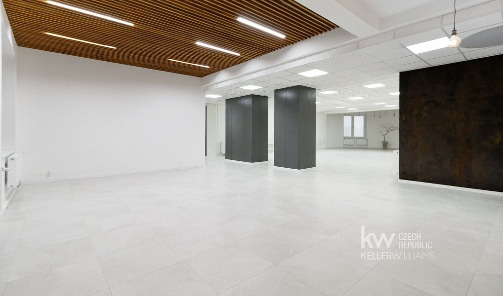 Pronájem obchodních prostor 1 073 m², Tábor – náhled fotky 8