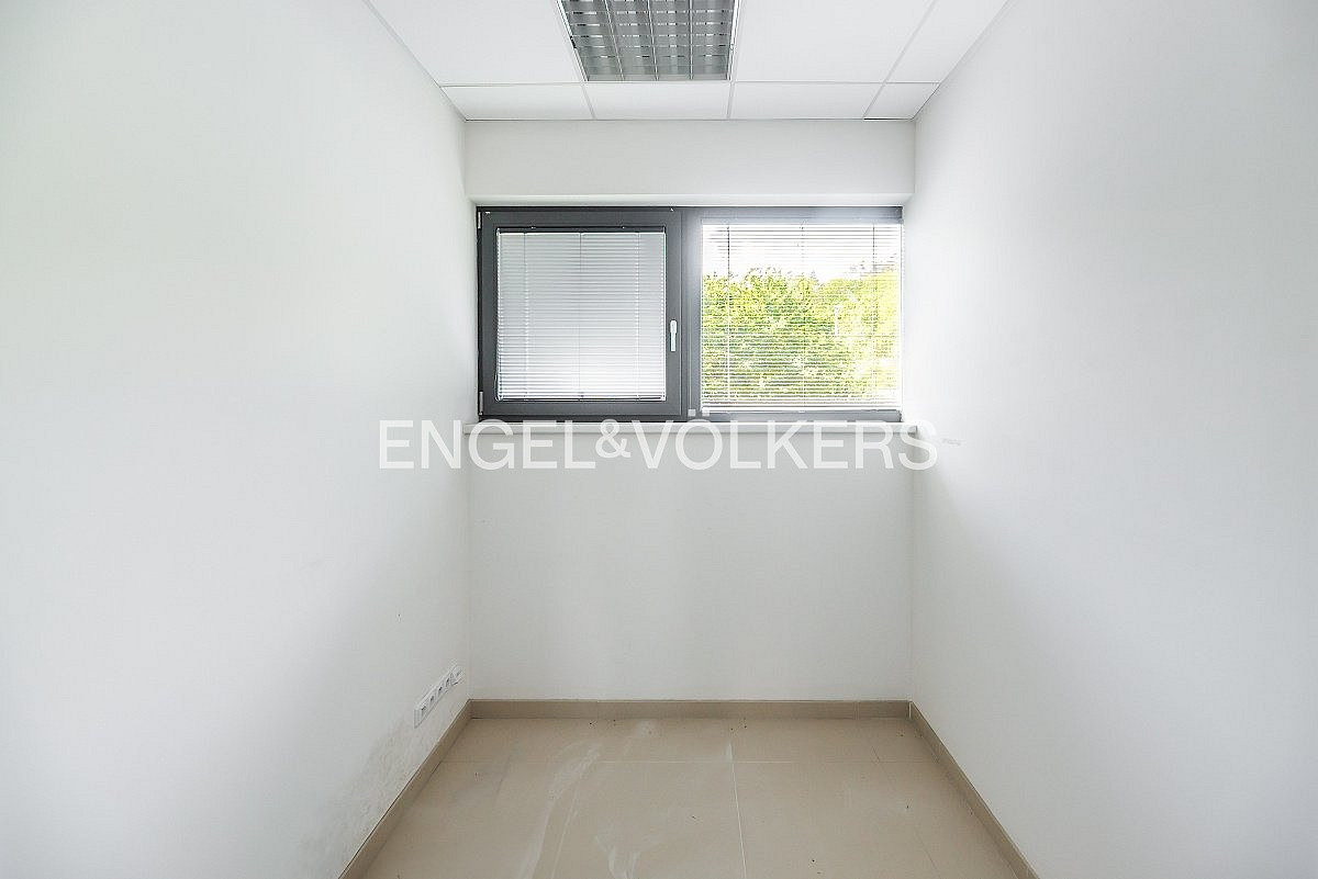 Pronájem kanceláře 130 m² — photo 4