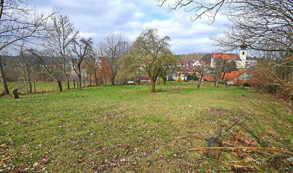 Prodej stavebního pozemku 1 040 m², Benešov – náhled fotky 5
