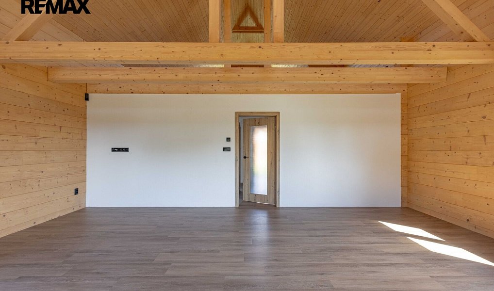 Prodej domu 153 m² s pozemkem 1 087 m², Vacov – náhled fotky 8