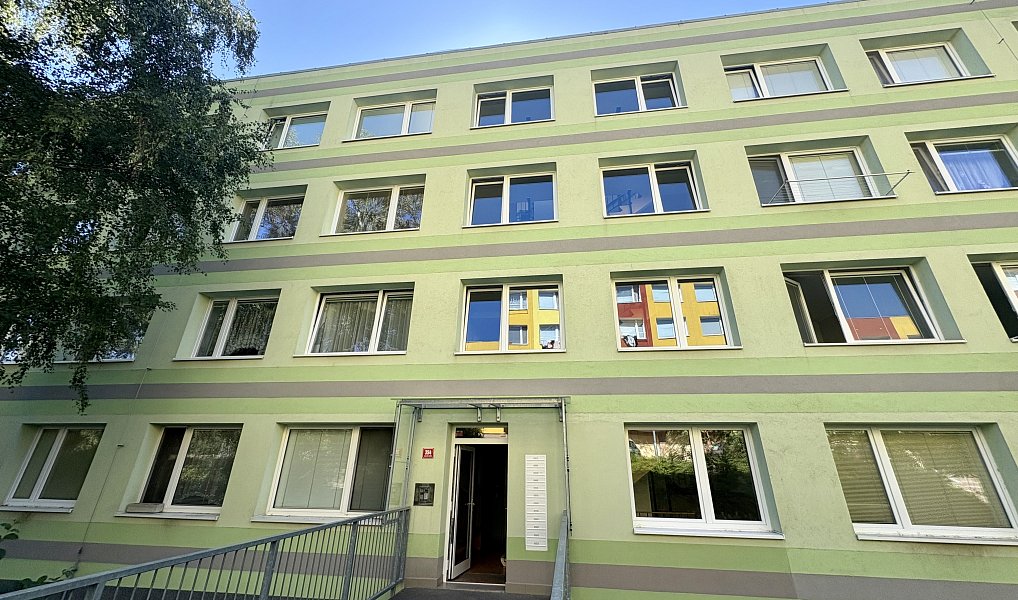 Prodej bytu 3+1 69 m², Králův Dvůr – náhled fotky 2