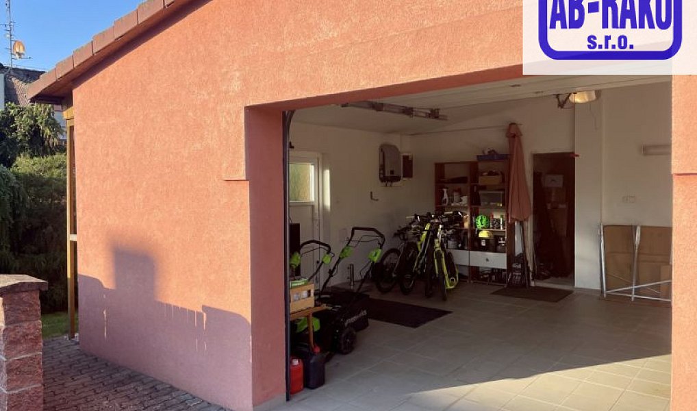 Prodej domu 215 m² s pozemkem 563 m², Jindřichův Hradec – náhled fotky 27