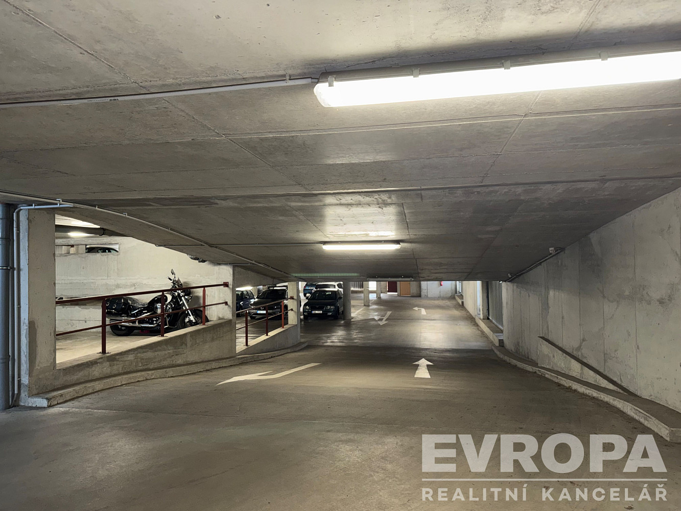 Prodej garážového stání 14,4 m2 praha 10, horní měcholupy — photo 4