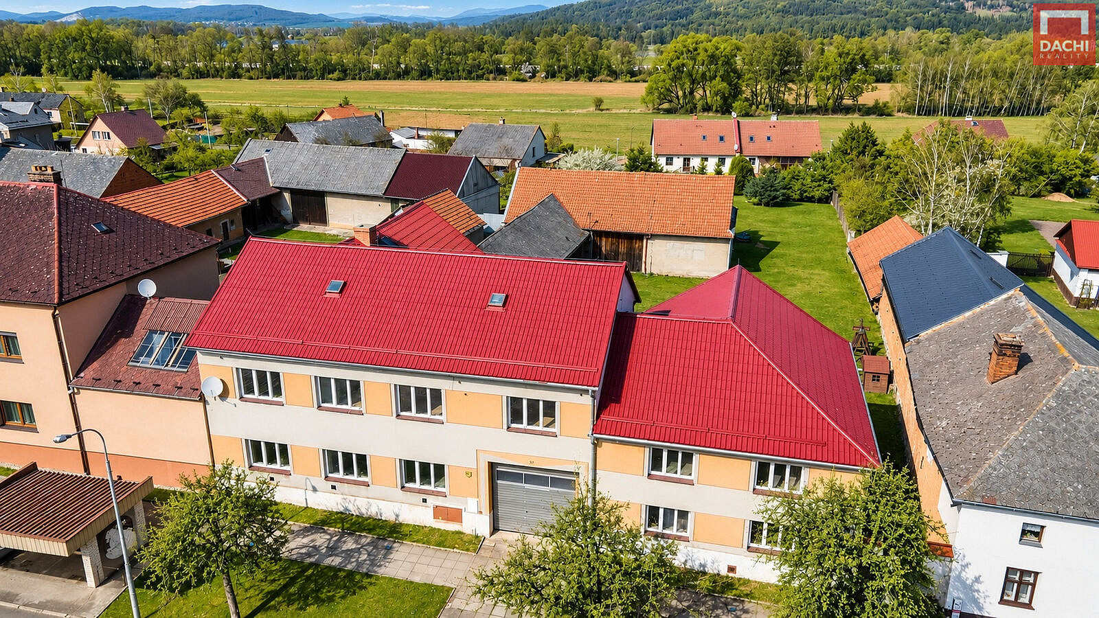 Prodej domu 350 m² s pozemkem 2 531 m²