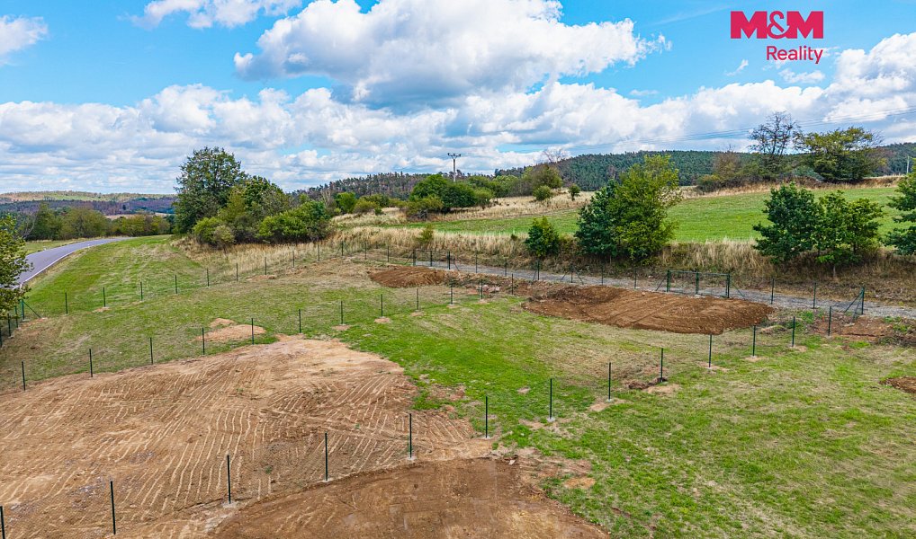 Prodej stavebního pozemku 1 041 m², Milešov – náhled fotky 10
