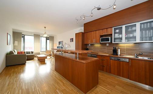 Pronájem bytu 2+kk 77 m², Rohanské nábřeží, Praha 8 - Karlín