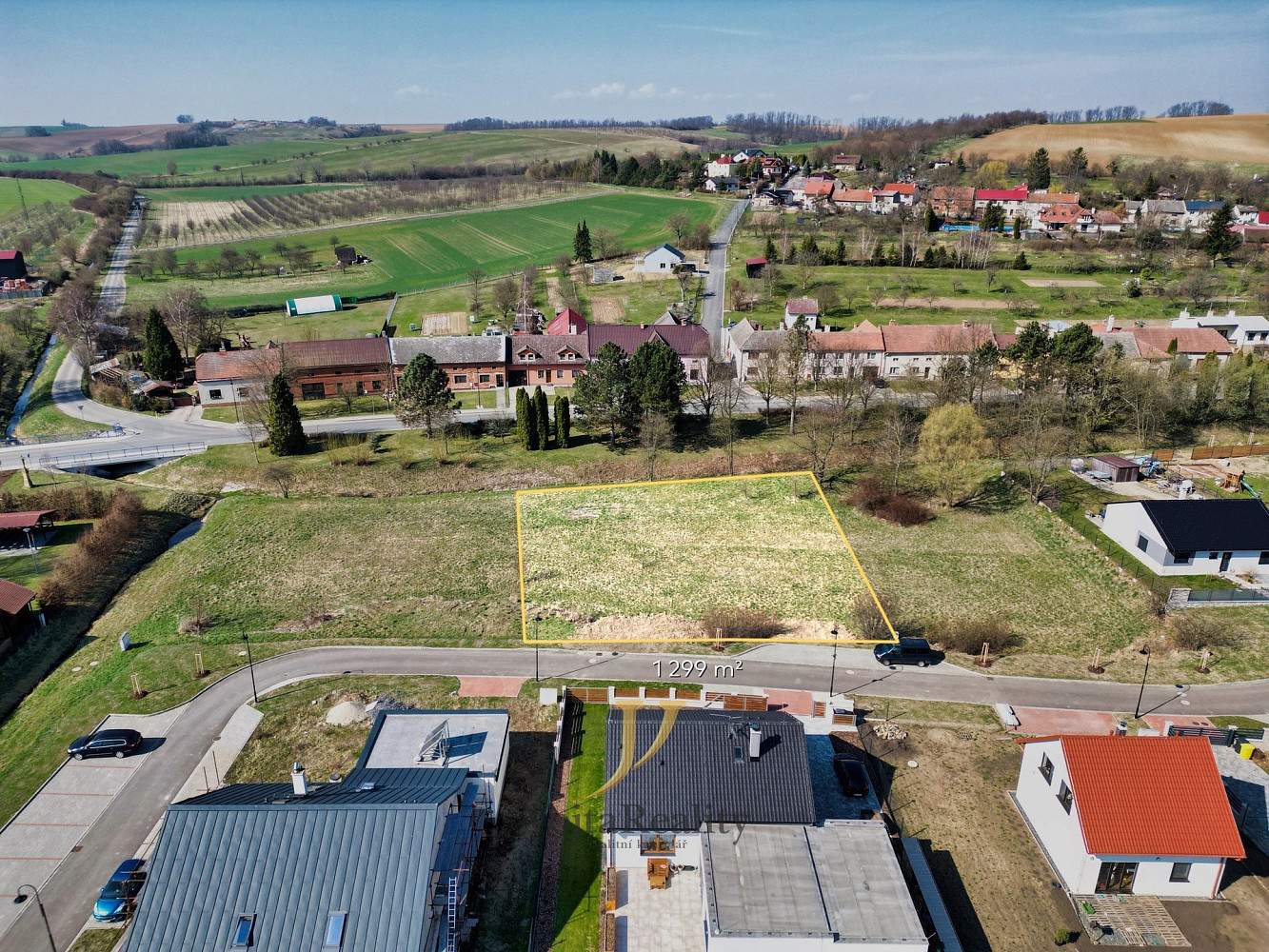 Prodej stavebního pozemku 1 299 m²