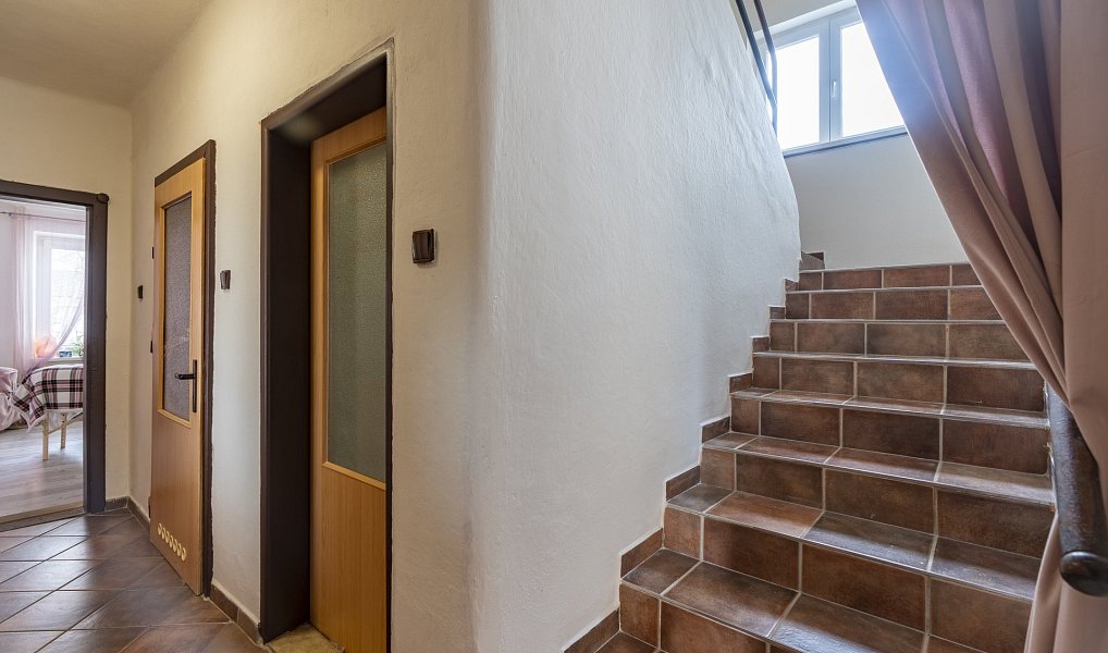 Prodej domu 305 m² s pozemkem 1 002 m², Jihlava – náhled fotky 5