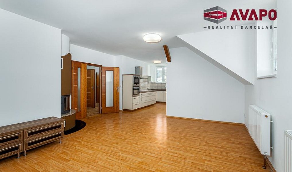 Pronájem bytu 3+1 97 m², Opava – náhled fotky 3