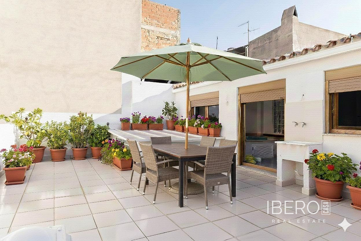 Prodej domu 318 m² s pozemkem 145 m² — photo 2