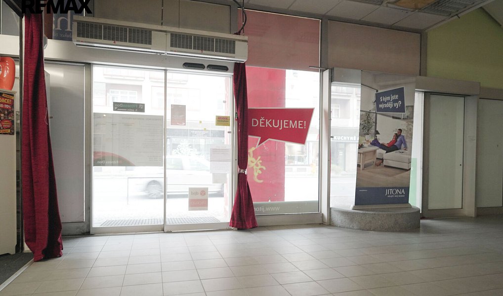 Pronájem obchodních prostor 866 m², Hradec Králové – náhled fotky 22