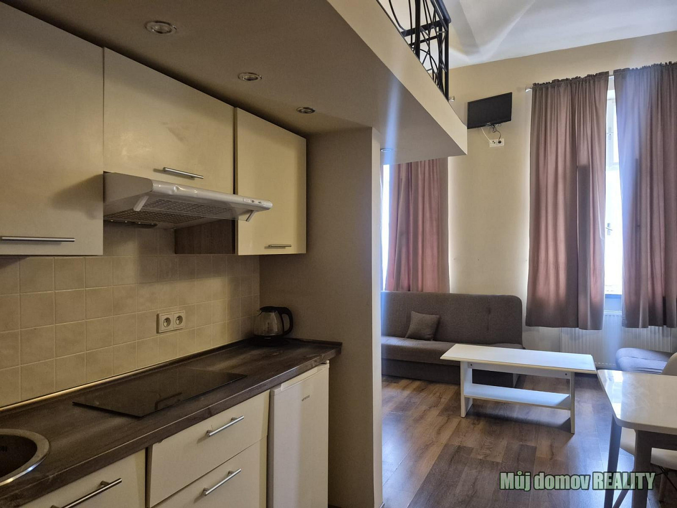 Pronájem bytu 1+kk 37 m² – fotografie 2