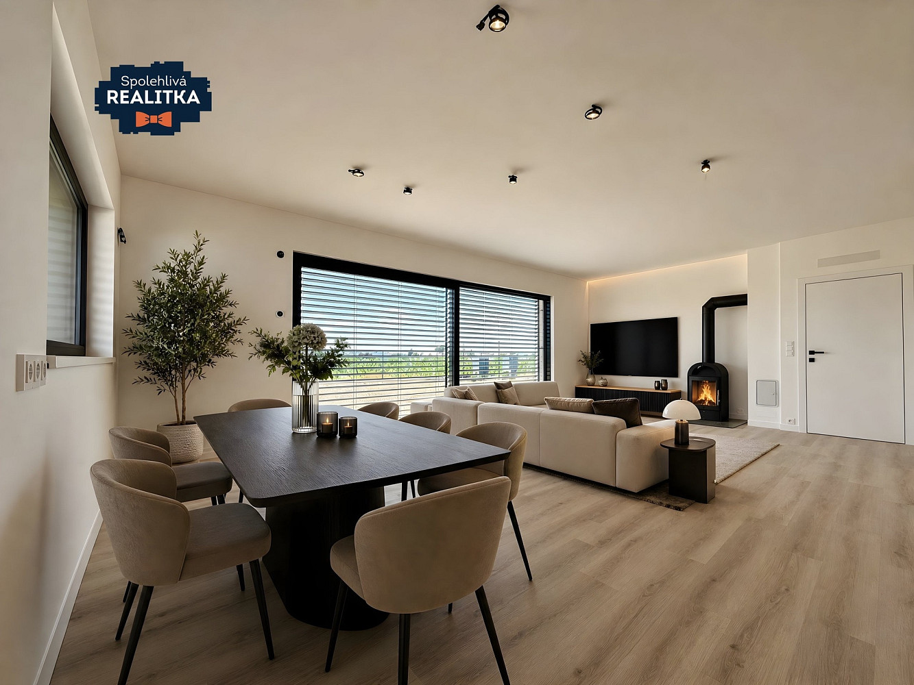 Prodej domu 142 m² s pozemkem 376 m² — photo 2