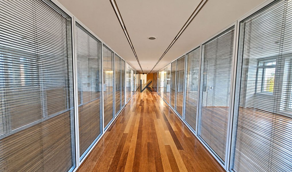 Pronájem kanceláře 589 m², Praha – náhled fotky 4