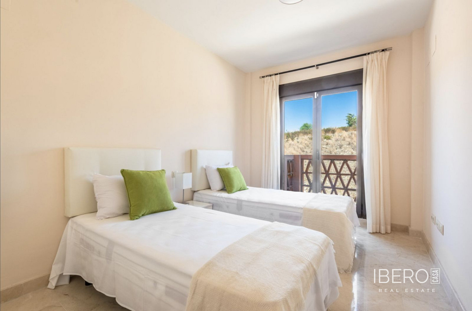 Casa 4+kk – Estepona, Barriada Islas Canarias - Más