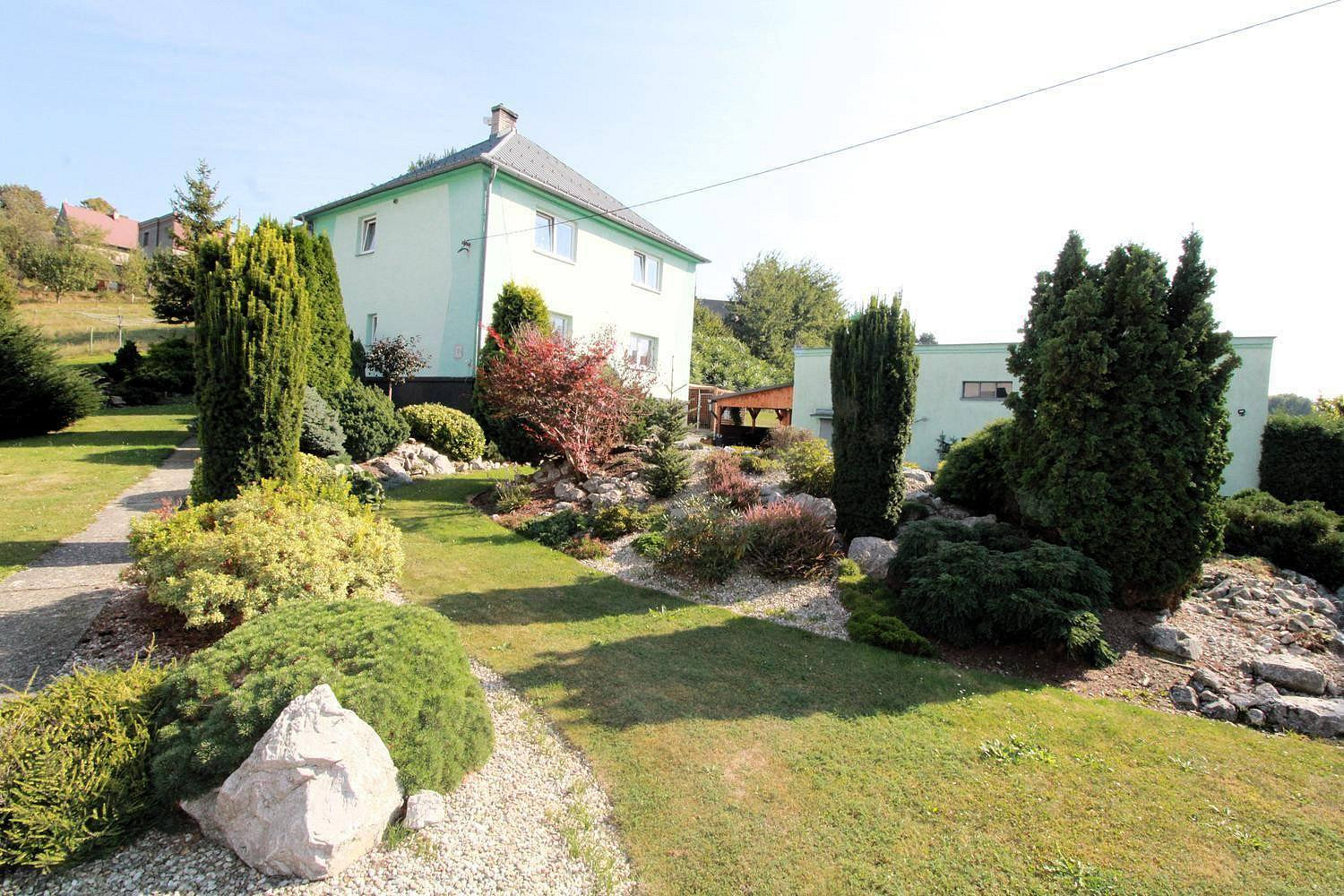 Prodej domu 180 m² s pozemkem 1 248 m²