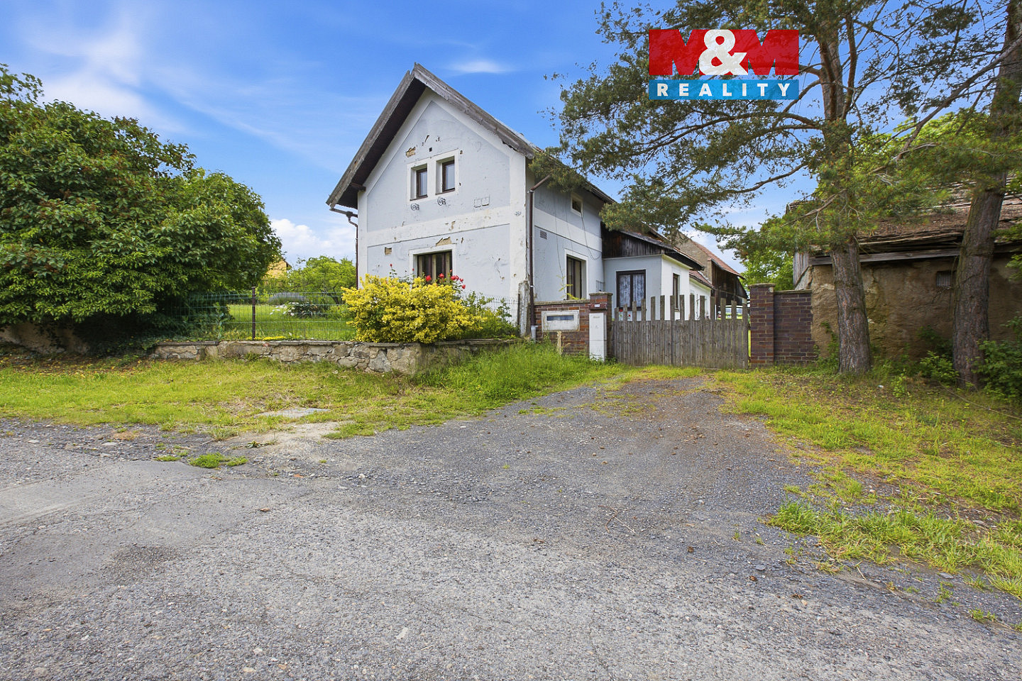 Prodej domu 180 m² s pozemkem 2 581 m²