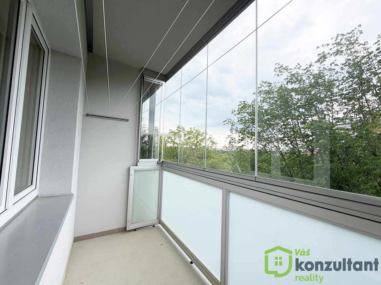 Pronájem bytu 2+kk 49 m² — photo 2