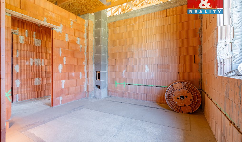 Prodej domu 168 m² s pozemkem 1 144 m², Domanín – náhled fotky 10