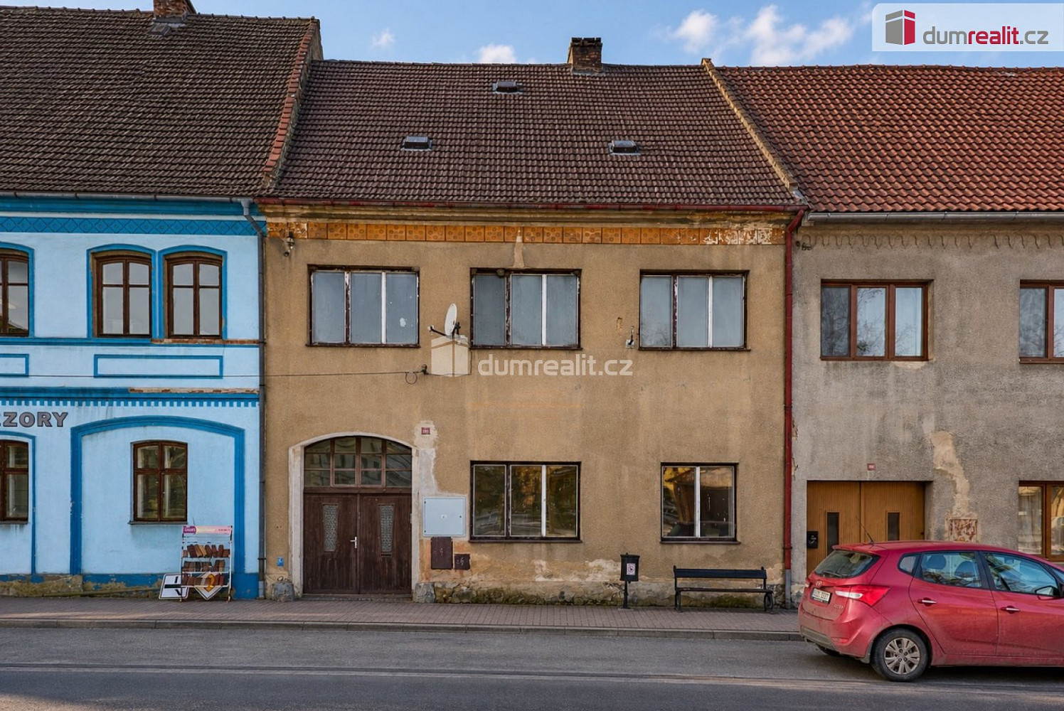 Prodej domu 200 m² s pozemkem 321 m² – fotografie 2