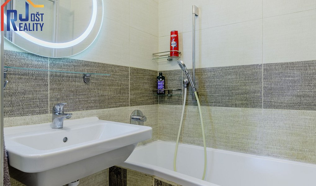 Prodej bytu 4+1 72 m², Praha – náhled fotky 24