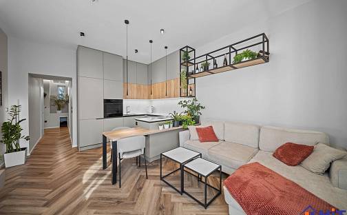 Prodej bytu 2+kk 52 m², Konšelská, Praha 8 - Libeň