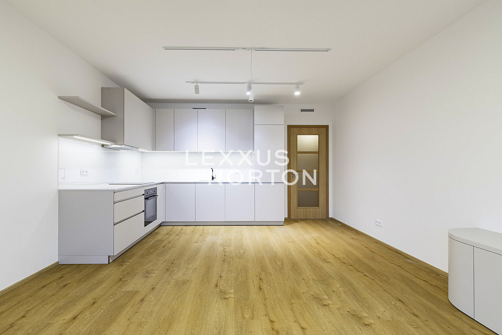 Pronájem bytu 2+kk 57 m² – fotografie 4