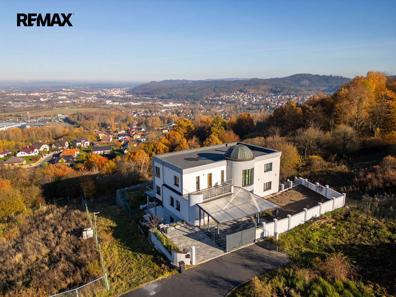 Prodej domu 483 m² s pozemkem 923 m² – fotografie 2