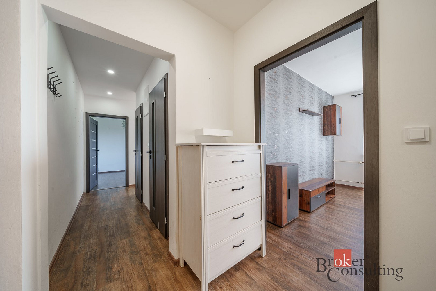Pronájem bytu 2+kk 60 m² – fotografie 3