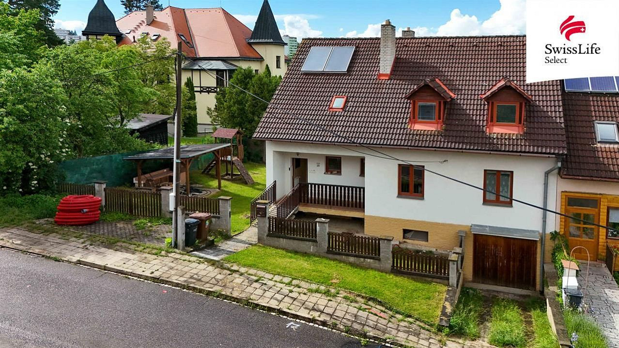 Prodej domu 245 m² s pozemkem 388 m² - Widok 2
