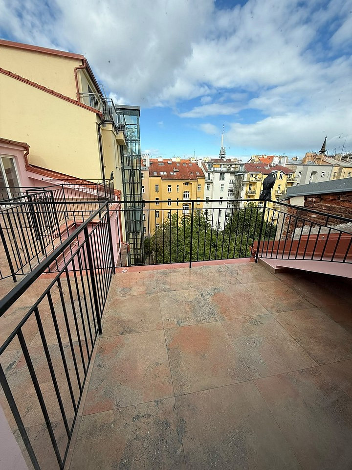 Pronájem bytu 2+kk 74 m²