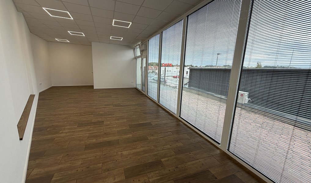 Pronájem obchodních prostor 52 m², Pelhřimov – náhled fotky 2