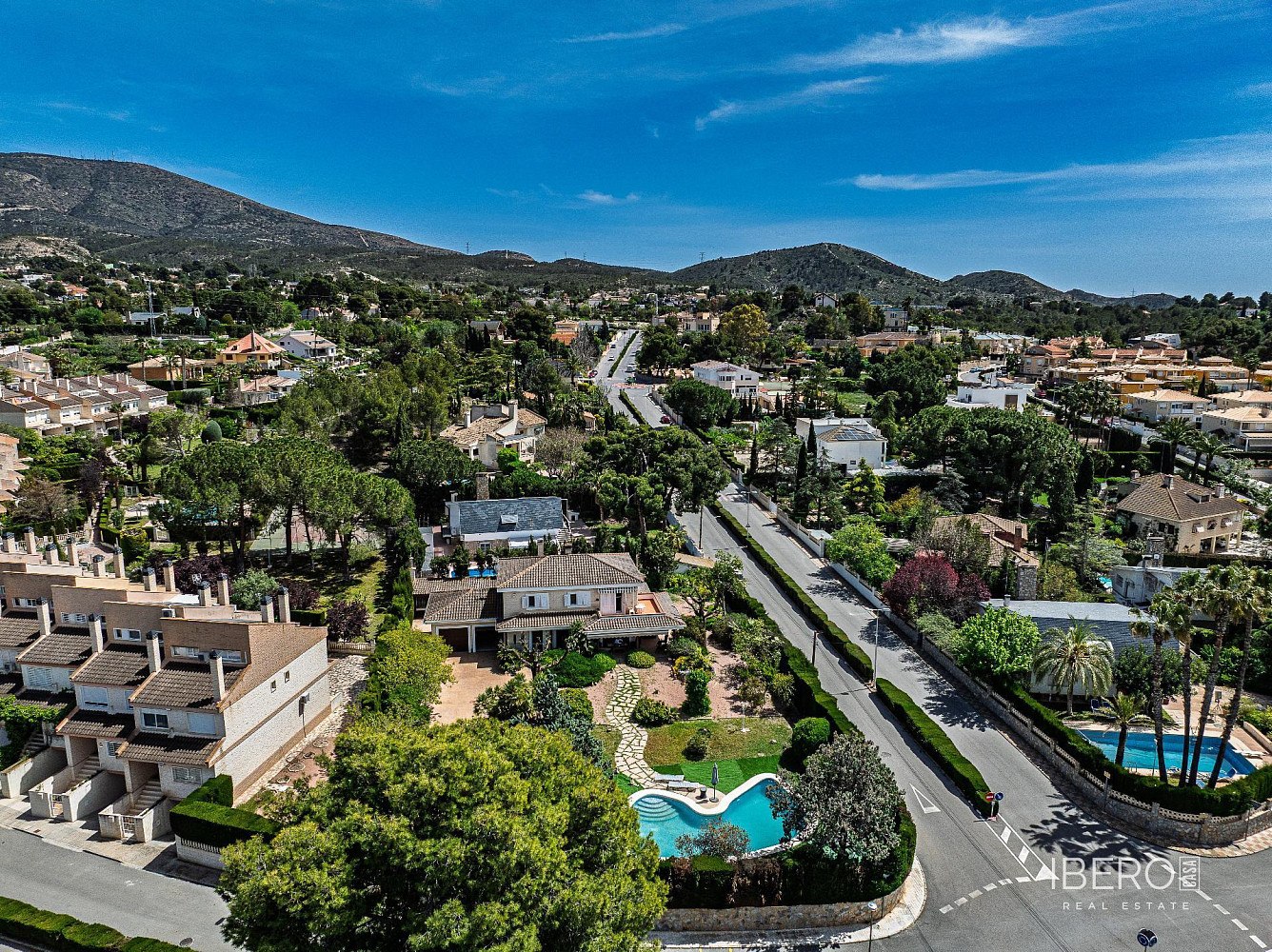 Prodej domu 300 m² s pozemkem 375 m²