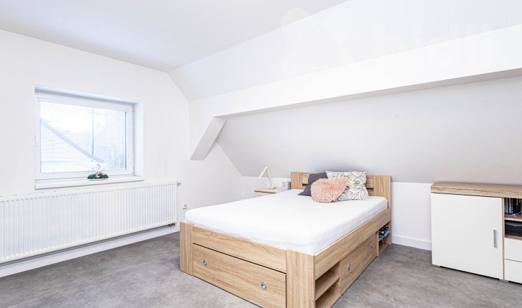 Prodej domu 186 m² s pozemkem 872 m², Jeseník – náhled fotky 11