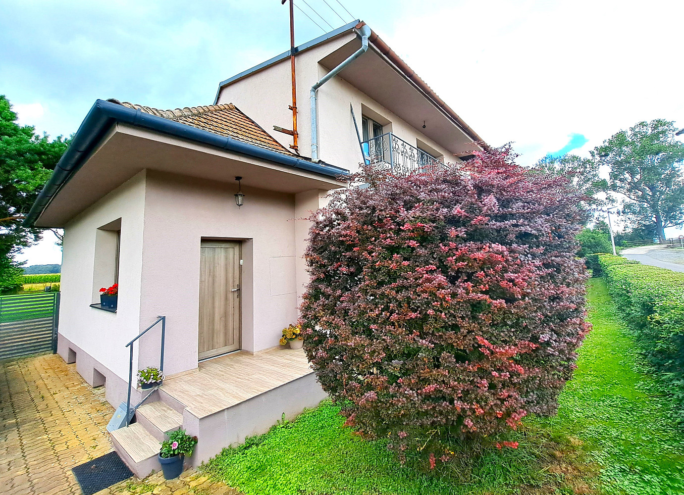 Prodej domu 200 m² s pozemkem 963 m²